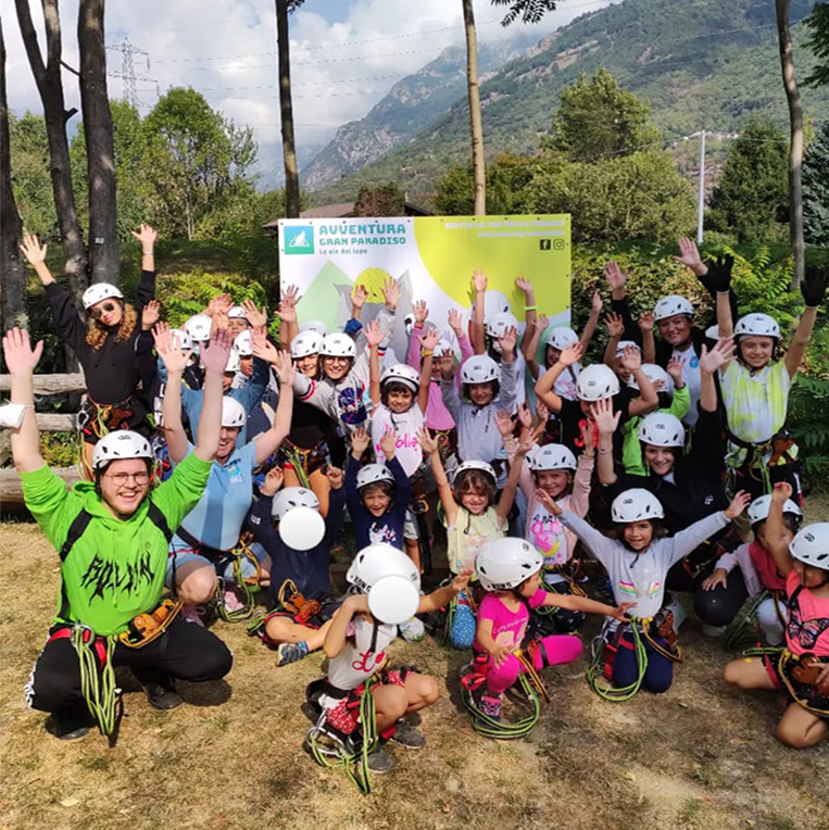 foto-di-gruppo-parco-avventura-art-camp-novara.png